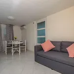 Lisinski Apartmán *